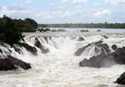 Patrimonio dell Umanità dall UNESCO. Luang Prabang si trova in una posizione favorevole, circondata da montagne e racchiusa fra il Mekong e il fiume Khan.