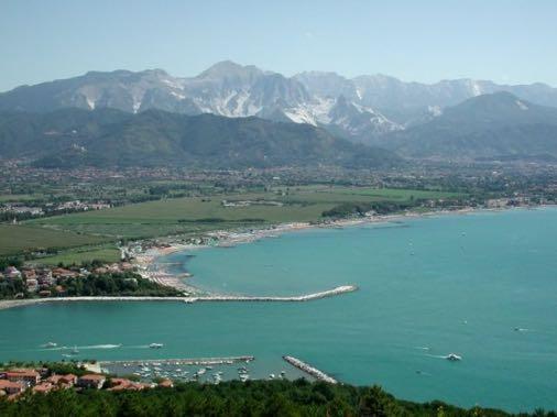 IL PARCO DI MAGRA VARA Scoprire la ricchezza e la varietà degli ambienti naturali del Parco Naturale Regionale di Montemarcello Magra-Vara; comprendere il valore delle aree protette ed il loro ruolo