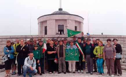 Vedere la cima del Monte ricoperta di formelle bianche con inserito il nome di una moltitudine di giovani vite spezzate dalla incosciente follia umana, riempie di commozione.