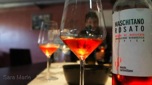 Il Maschitano Rosato 2012, Musto Carmelitano (foto di Sara Marte) Il vino ha uno splendido colore vivace e luminosissimo.