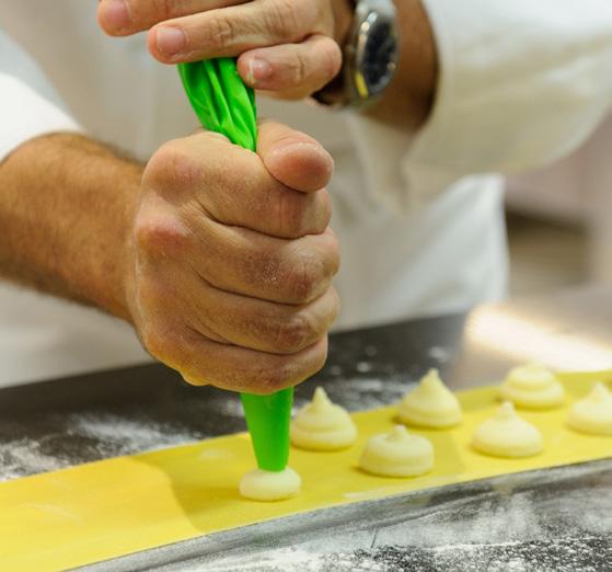 Domenica 16 SAPORI Cooking Class di Pasqua Lasciatevi guidare dalle mani sapienti del nostro Chef ed imparate i segreti della tradizione culinaria locale nell accogliente atmosfera della nostra