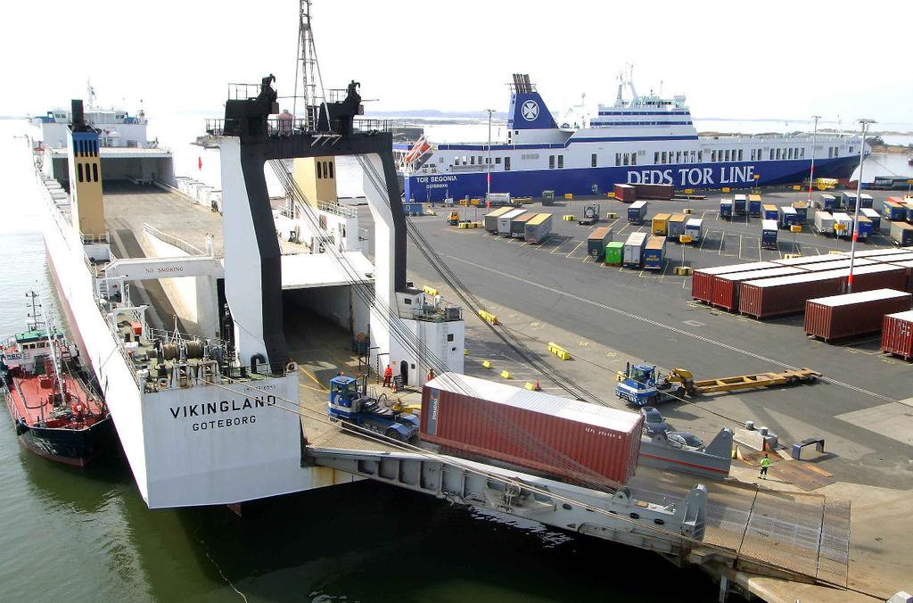 passeggeri e l'equipaggio potrebbero essere messi in sicurezza, e che non supera le 600 miglia di distanza tra l'ultimo porto di scalo nel paese in cui ha inizio il viaggio e il porto di