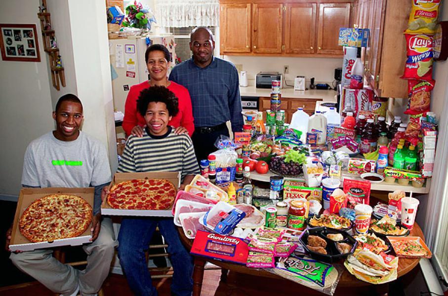 Questa famiglia del Nord Carolina ha una dieta composta quasi interamente da cibo elaborato e precotto, con grandi dosi di cibo spazzatura e alimenti da fast