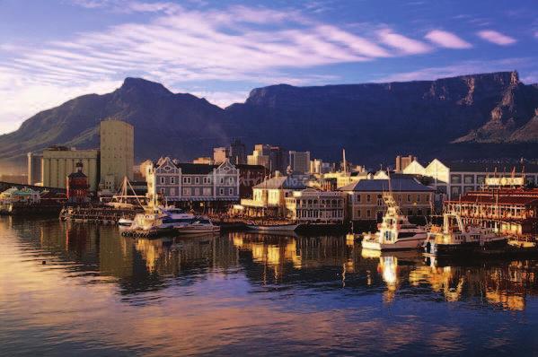 Bellissima ed affascinante, a 40km dal capo di buona Speranza, Cape Town è adagiata fra L'Oceano Atlantico e la Table Mountain, in una baia che sembra uscita direttamente da "L'isola del Tesoro" di