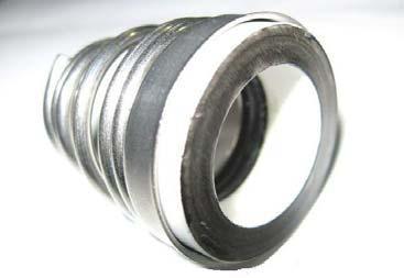 Togliere l'o-ring dalla sua sede (sul disco porta tenuta): - verificare la presenza di usura o tagli.