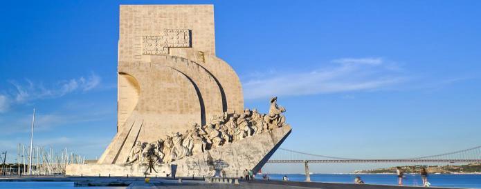 Giornata dedicata alla visita di Lisbona, estesa su sette colline percorse da viuzze tipiche dalle quali si gode di una bella vista sulla città,sull'estuario del fiume Tago e sui lunghi ponti che lo