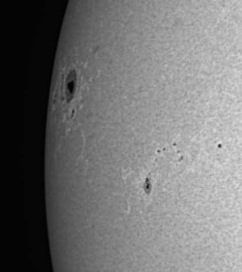 FOTOSFERA È la superficie visibile del Sole, spessa circa 500 km.