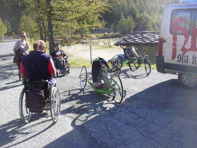 Descrizione del percorso Il Giro Lago (Foto 1) ha uno sviluppo ad anello di circa km 9, con partenza dal rifugio escursionistico Massimo Mila, sito in Borgata Villa 9 a Ceresole Reale, ed arrivo allo