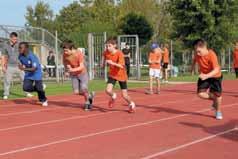 6 5Alle Gare Sociali tutti danno una mano, Pasottino impegnato a fare il giudice.