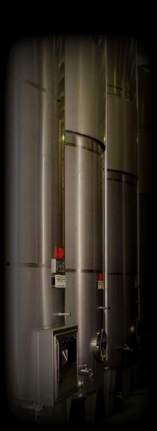 La Cantina E attrezzata con impianti di ultima generazione che garantiscono il controllo totale in ogni fase della lavorazione, dalla fermentazione all imbottigliamento.