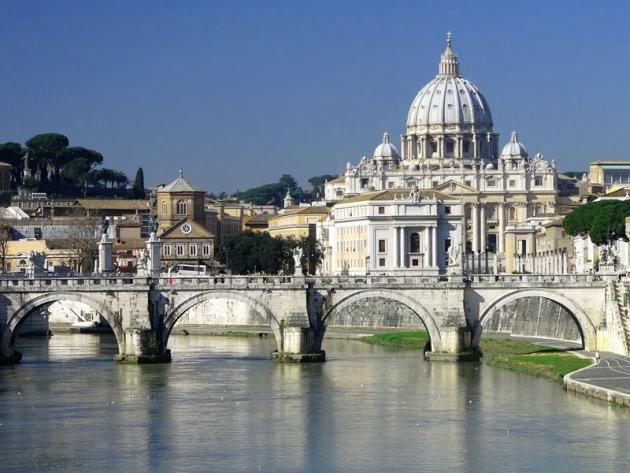 Descrizione Il secondo giorno del nostro itinerario comincia con Città del Vaticano, con la splendida Basilica di San Pietro che domina lo sguardo del visitatore sin dall inizio di via della