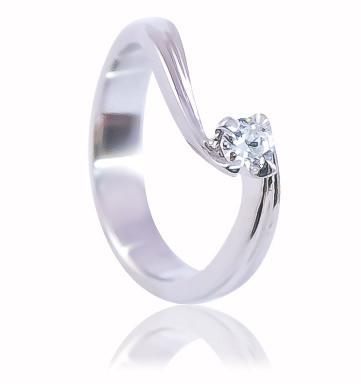 SOLITARI POSSIBILITÀ DI SCELTA DELLA CARATURA DEL DIAMANTE MODELLO G01 Solitario a 4 griffe con diamante da 0,10 ct VS1 F/G Peso circa 2,60 gr MODELLO G03 Solitario a 4 griffe con diamante da 0,15 ct