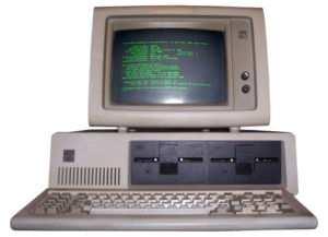 Comincia così l era dei personal computer (PC). IBM 5150 (IBM PC): è il primo personal computer.