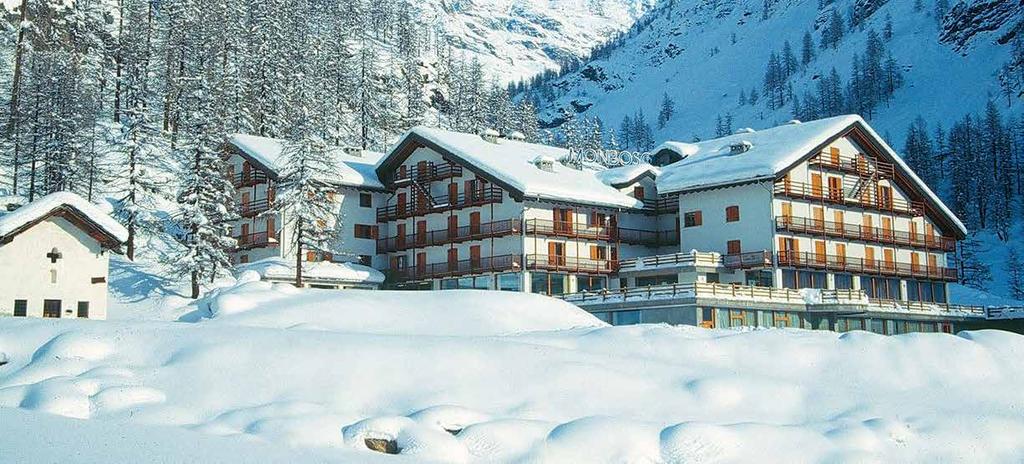 Hotel Monboso 4* Gressoney la Trinté (AO) - Valle D Aosta Quote per persona a notte mezza pensione (bevande escluse) Periodo Standard Superior Dom Giov 4 Nts Gio Dom 3
