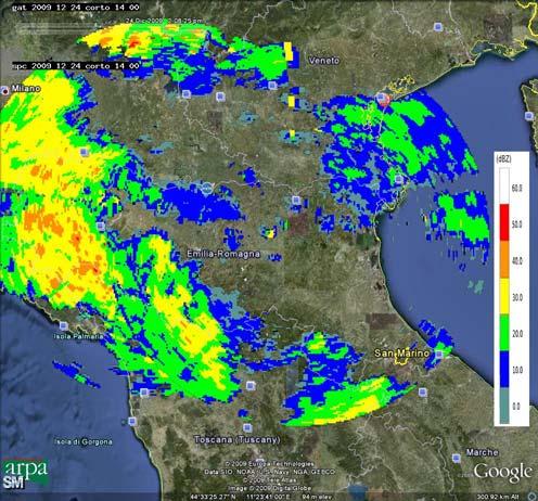 Mappe di riflettività del 24/12/2009 alle 14:00 UTC (in alto a sinistra), alle 16:45