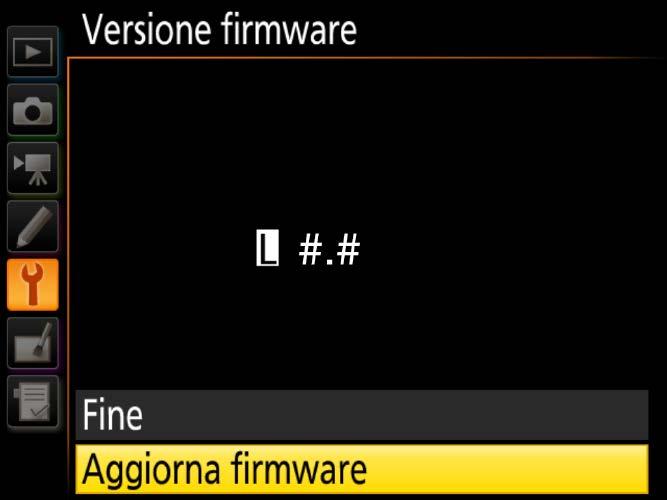 6 Sarà visualizzata la versione firmware in uso. Evidenziare Aggiorna firmware e premere OK. 7 Viene visualizzato un dialogo di aggiornamento firmware. Selezionare Sì.