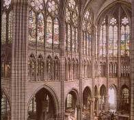 Secondo una convenzione storiografica il coro di St. Denis segna l inizio del sistema strutturale gotico, e l architetto che lo realizza è considerato l inventore del gotico.