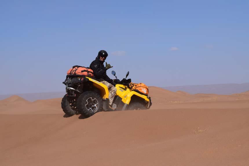 Dune a volontà che cavalcheremo finché non saremo stanchi e ci vorrà la massima attenzione e prudenza per la scarsa consistenza del terreno e per le dune tagliate di netto.