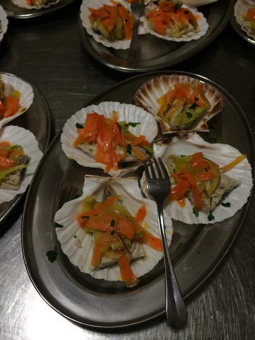 Cena sul Trabocco, Sgombro marinato La Calamarata con il sugo di canocchie ha avuto l