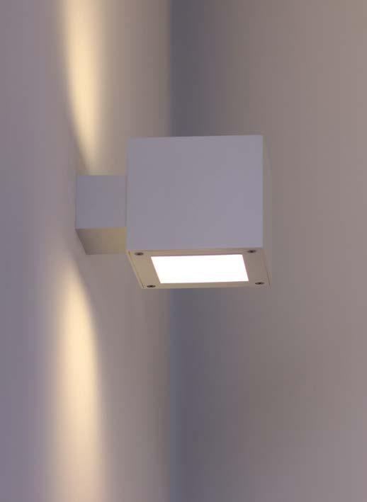 6090 design: TWENTYFOUR7 Da parete per esterni a luce diretta e indiretta in alluminio verniciato bianco o grigio Wall outdoor light, direct and