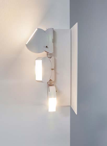 333 design: LEFT DESIGN Da soffitto o parete per interni in metallo verniciato bianco con tre elementi orientabili in estruso di alluminio a forma di mezzaluna Con alimentatore elettronico Ceiling or