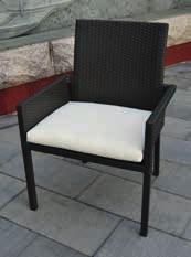 Struttura acciaio verniciato a polveri. Polyrattan resistente ai raggi UV. Finitura colore marrone scuro. Cod. 55385 299.