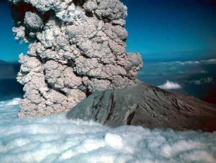 (caratterizzati da eruzioni essenzialmente di tipo effusivo, es. colate di lava).