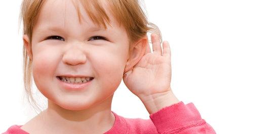 L orecchio: l udito L'udito ci consente di percepire i suoni, cioè le onde sonore generate dalla vibrazione di un