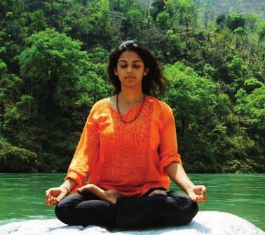 Più che una vacanza, un esperienza unica C è un posto in India conosciuto come il fulcro internazionale dello yoga: Rishikesh!