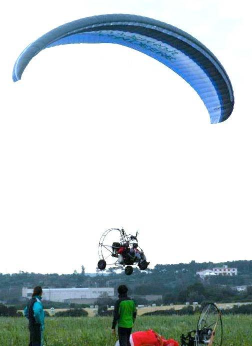 trike o il parapendio a motore pilotato da