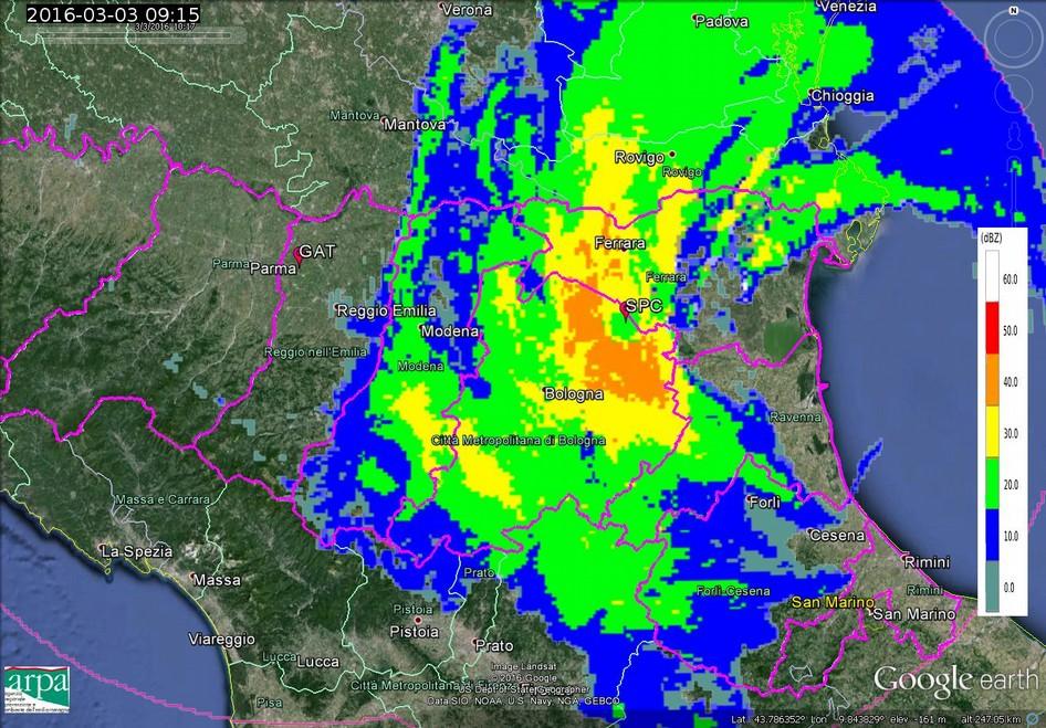 Figura 7: Mappa di riflettività del alle 09:15 UTC per il radar di San Pietro Capofiume (a sinistra) e corrispondente profilo verticale di riflettività (a destra).