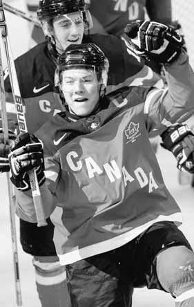 Vedenie Ottawy ho pustilo na turnaj napriek tomu, že už je stabilným členom Senators. V Toronte zodvihol kanadský kapitán nad hlavu trofej pre juniorských šampiónov.