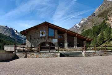 LP Allestire nel Parco Naturale del Gran Paradiso Simona Canepa Il Parco Nazionale del Gran Paradiso da sempre porta avanti una strategia di comunicazione mirata a far interagire i visitatori con i