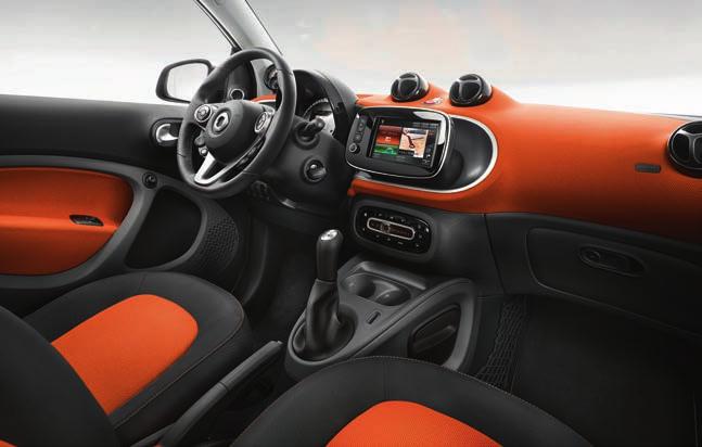 Equipaggiamenti di serie e versioni 38 39 >> passion. Sicura di sè, stravagante, moderna. La smart fortwo passion è la vettura ideale per gli estroversi.