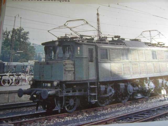 Adattamenti della Märklin al carrello anteriore La nuova E 17 111 è stata accompagnata da una foto della locomotiva reale (foto n.