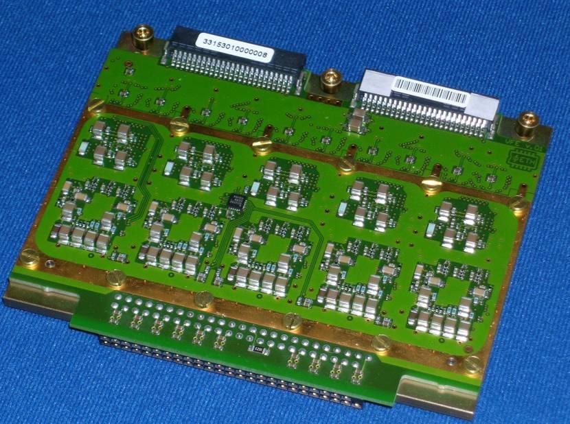 1,6,12 1 ADC a 12 bit, 40 MHz 1 buffer HV MGPA ADC Multi-canale APD Preamp Guadagni 12 6 1 ADC ADC ADC LOGICA 12 bit