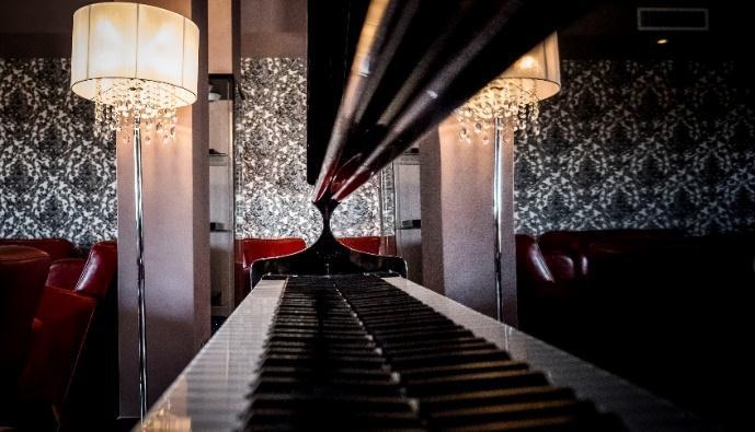 Il ristorante panoramico La Griffe ed il suo terrazzo al decimo piano vi propongono la possibilità di celebrare ogni tipo di evento, con attenzione e cura