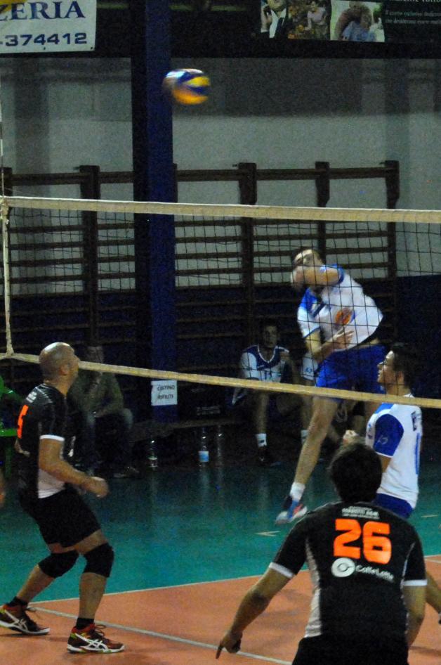 seguito della cronaca partita di 1a divisione Tecnoace Villanuova vs Volley Verole: 1 a 3 Primo set partiamo quindi con Andreassi e Podavini, Bortolotti e Cavagnini a centro, Filip e Goffi alla banda