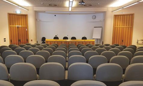 Aula Morandi piano terra 123 posti fissi.