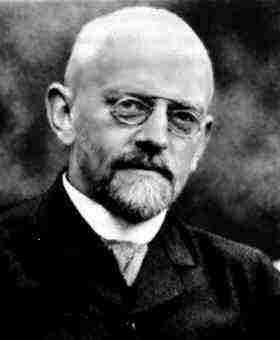 David Hilbert Matematico tedesco (1862-1943), 1943), padre della scuola formalista che asserisce : La matematica è un gioco in cui si gioca con contrassegni
