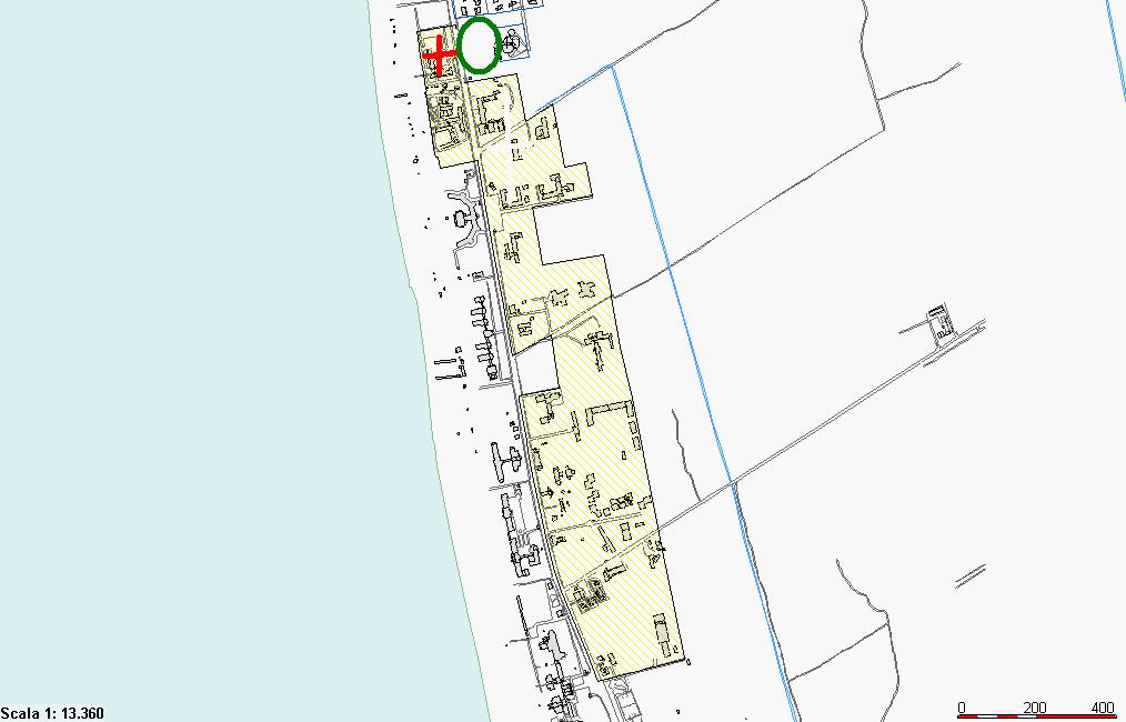 La parte lato mare dell area, occupata dagli edifici dell ospedale, indicata dalla crocetta rossa,