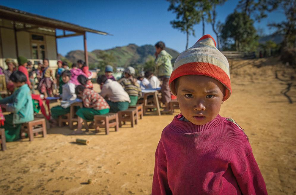 L esposizione era complessa: per avere un totale controllo ed ottenere l atmosfera che cercavo ho optato per una misurazione totalmente in manuale. Myanmar. >> Dati di scatto: 1/60s a f/4,0, ISO 2000.