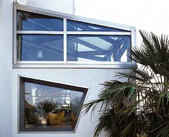 6 Schüco Finestre Design Gamma colori La finestra deve prima di tutto adattarsi allo stile architettonico e d arredamento della casa.