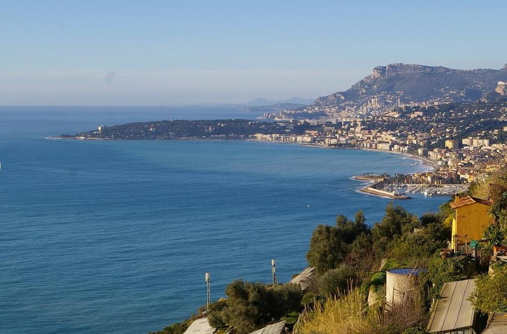 Grazie per l attenzione CONVENZIONE EUROPEA DEL PAESAGGIO Firenze, 20 ottobre 2000 il paesaggio costituisce una risorsa