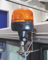 le istruzioni di conversione. Ultra Beam LED (1GA 995 506-031) Q90 LED (1GA 996 283-001) Per l'illuminazione a largo raggio sono stati montati sul tetto due fari Ultra Beam LED.