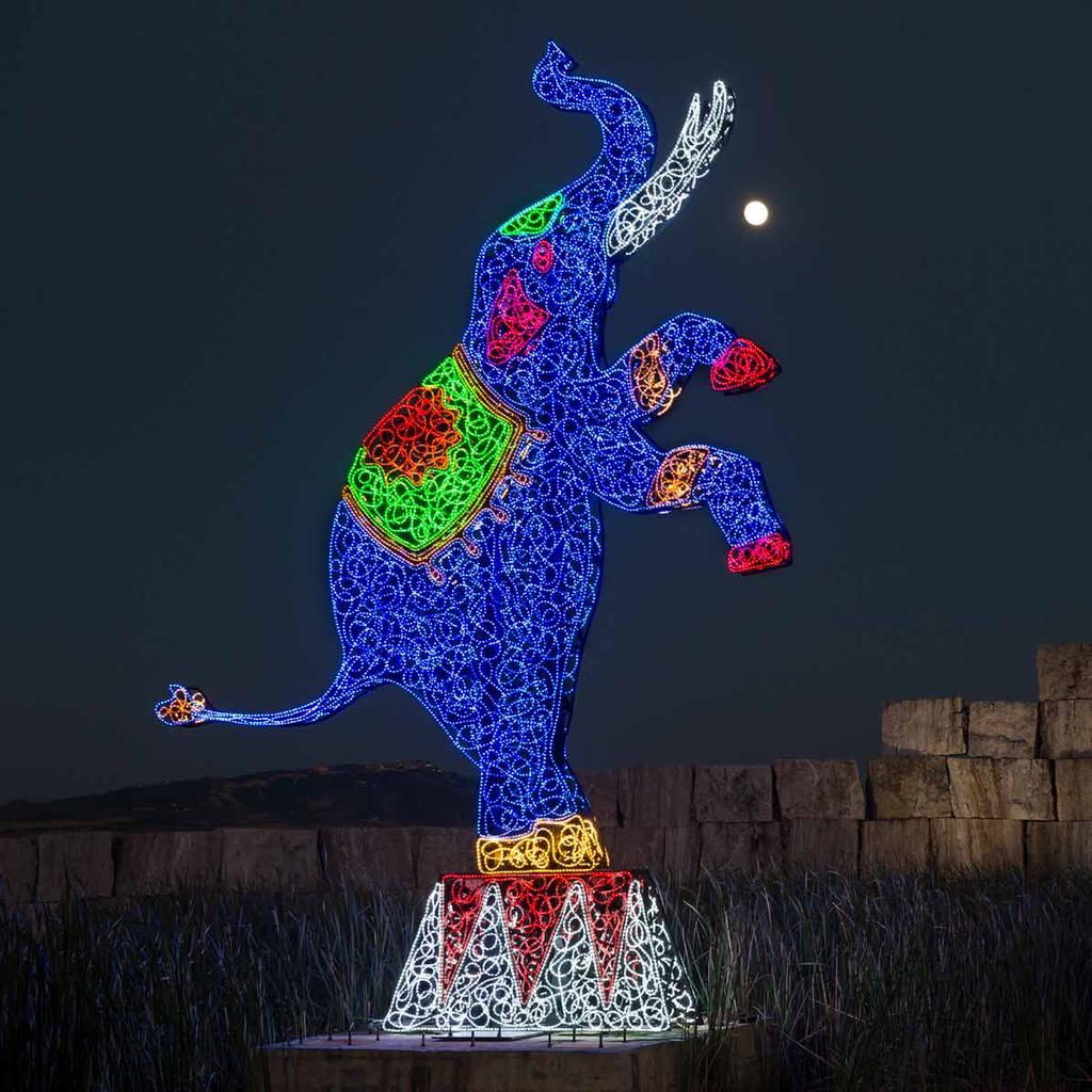 LE CIRQUE 2016 Skulpture e ndritshme cm 320x15x780h LE CIRQUE 2016 Scultura luminosa cm 320x15x780h 4 Erion Veliaj Luminapolis - Nëse ka një të vërtetë të madhe për artin është se arti mund të flasë