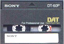 Figura 11: Cassetta DAT. I supporti digitali. Il MiniDisc, per quanto concerne i supporti digitali, questi furono sviluppati con l idea di rimpiazzare la vecchia cassetta a nastro.