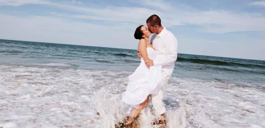 A special day needs a memorable location. Your wedding on the beach The most special day of your lives deserves a memorable location. At Konokono we can organize your wedding.