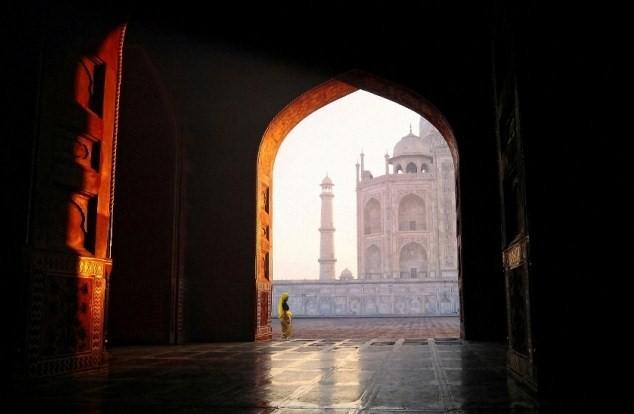 Di seguito la visita della città proseguirà con l interessantissimo Osservatorio Astronomico Jantar Mantar e sosta per una foto ricordo, davanti al Palazzo dei Venti, famoso come Hawa Mahal, dove