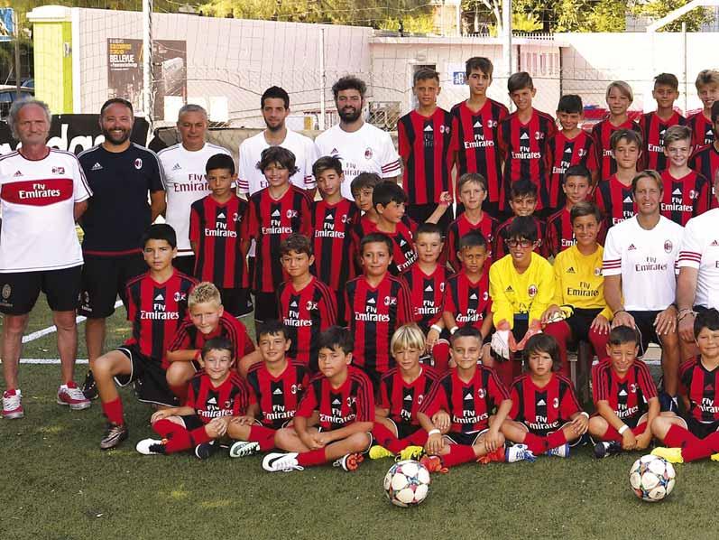 Walter De Vecchi - Luigi Sala 4 il nostro staff tecnico Stafi yne Teknik Allenatori dei portieri Trajnerët e portierëve: Alberti Gianluca Cacciatori Massimo